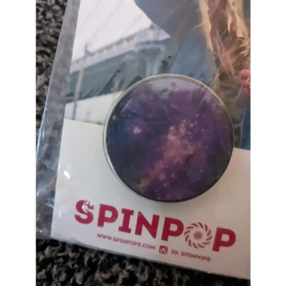 2 Spinpop universal phone holders